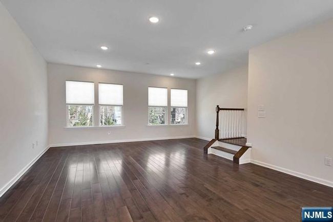12-10 Plaza Rd, Townhouse with 3 bedrooms, 4 bathrooms and null parking in Fair Lawn NJ | Image 13