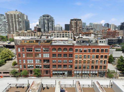 5b-420 W Grand Ave, Chicago, IL, 60654-6935 | Card Image