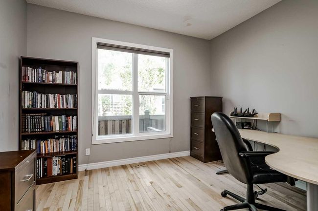 102 Marquis Grove Se, House other with 4 bedrooms, 4 bathrooms and 4 parking in Calgary AB | Image 7
