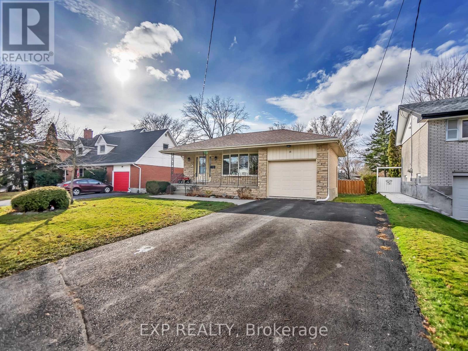 Residential in Belleville (Belleville Ward) 4