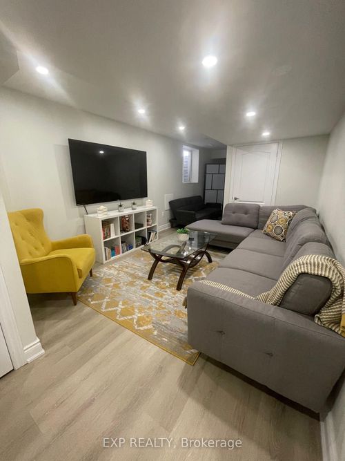 2-138 Aylesbury Dr, Brampton, ON, L7A0W6 | Card Image