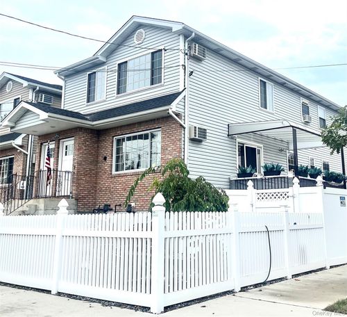 6261 De Costa Ave, Arverne, NY, 11692-1335 | Card Image