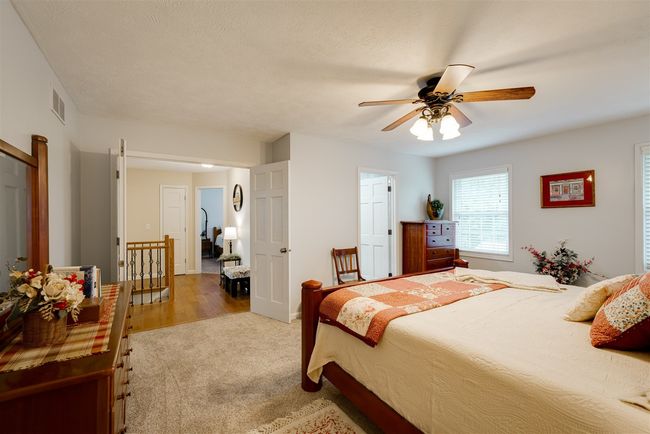 307 Blue Jay Dr, House other with 4 bedrooms, 4 bathrooms and 2 parking in Le Roy IL | Image 26