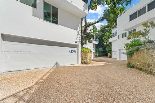 3-3128 Center St, Coconut Grove, FL, 33133-4670 | Card Image