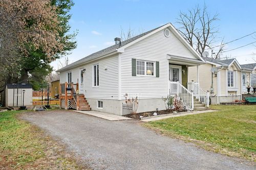 11 Queen St, Perth, ON, K7H2W4 | Card Image