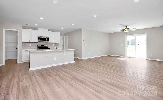 Kitchen | Image 6