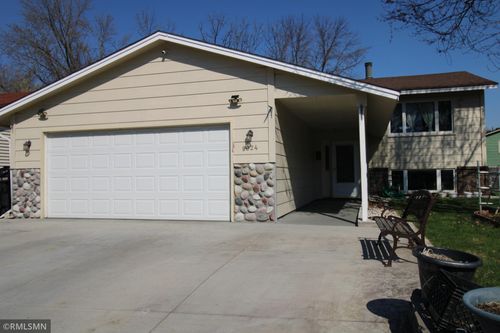 8024 James Ave N, Brooklyn Park, MN, 55444-1673 | Card Image