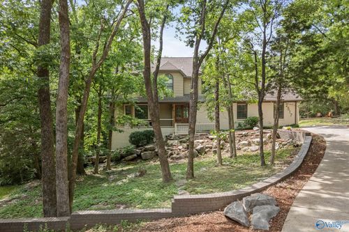 2517 Garth Road Se, Huntsville, AL, 35801 | Card Image