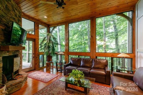 h102-47 Creekside Way, Burnsville, NC, 28714-1869 | Card Image