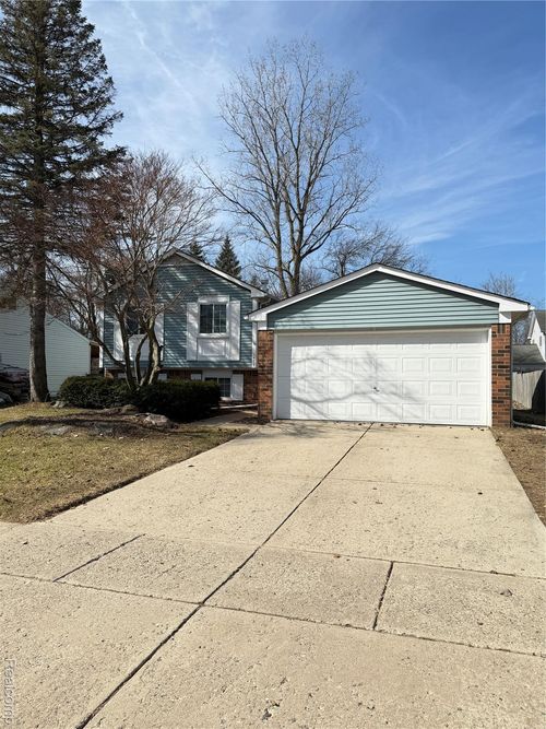 1477 Rue Deauville Blvd, Ypsilanti, MI, 48198-7551 | Card Image