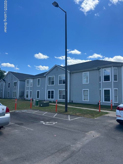 2430 Mckindree Ct, Louisville, KY, 40211-1185 | Card Image