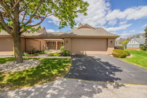 81-2114 W Norfolk Court, Mequon, WI, 53092 | Card Image