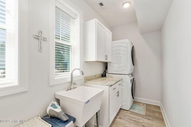 111 Magens Ct E, House other with 4 bedrooms, 4 bathrooms and 2 parking in Cedar Point NC | Image 34