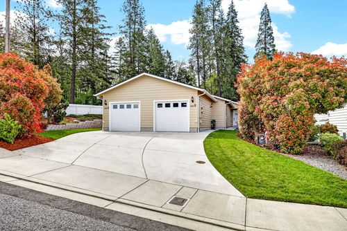 a-and-b-3001 University Road, Grants Pass, OR, 97527 | Card Image