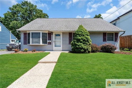 11 Richmond Road, Edison, NJ, 08817 | Card Image