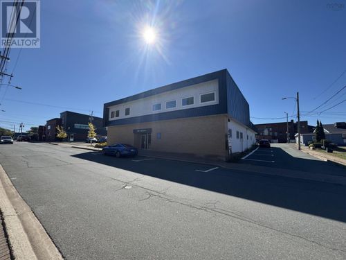 9 Havelock St, Amherst, NS, B4H3J6 | Card Image