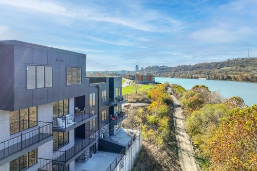 403-745 Manhattan Blvd, Dayton, KY, 41074-2010 | Card Image