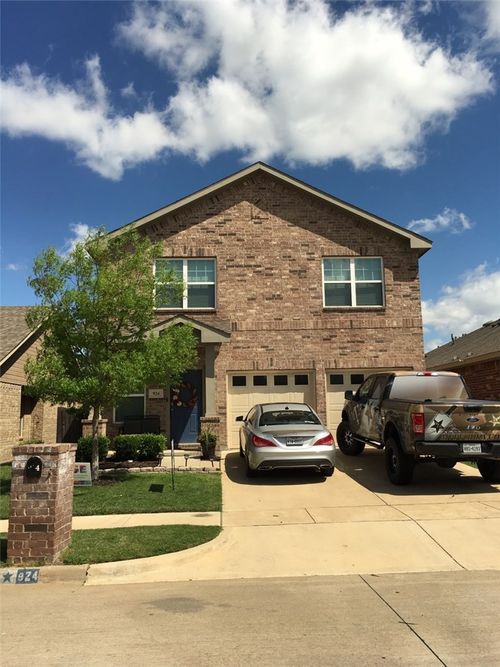 924 Bentwood Trl, Grand Prairie, TX, 75052-4705 | Card Image