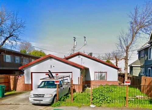 727 E Fremont Street, Stockton, CA, 95202 | Card Image