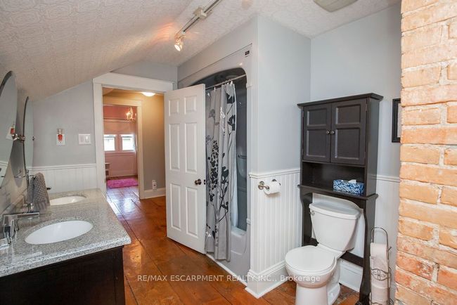 154 Dundas St E, House other with 3 bedrooms, 2 bathrooms and 6 parking in Dundas ON | Image 29