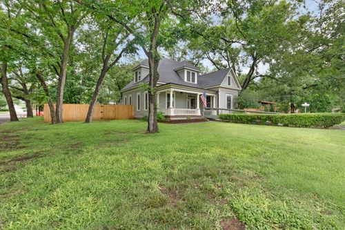508 S Walnut St, Lampasas, TX, 76550-3158 | Card Image