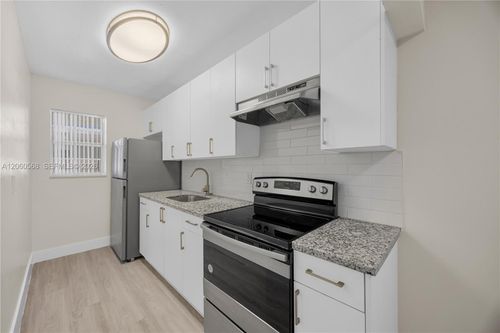 211w-1720 Cleveland St, Hollywood, FL, 33020-2806 | Card Image