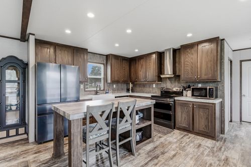 428 W Pine, Winnie, TX, 77665-5400 | Card Image