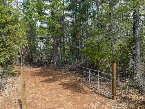 234 Lurline Ln, Cave Junction, OR, 97523-0170 | Card Image