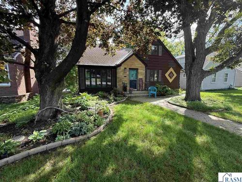 805 S Broadway, New Ulm, MN, 56073 | Card Image