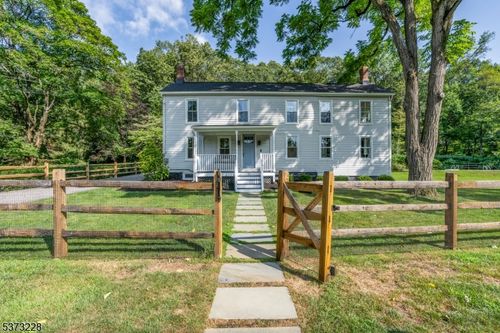 15 Wildwood Rd, Tewksbury Twp, NJ, 07830-3003 | Card Image