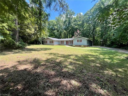 278 Forest Park Dr, Denton, NC, 27239-8027 | Card Image