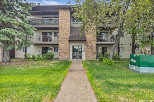 201-275 Kingsmere Blvd, Saskatoon, SK, S7J4J6 | Card Image