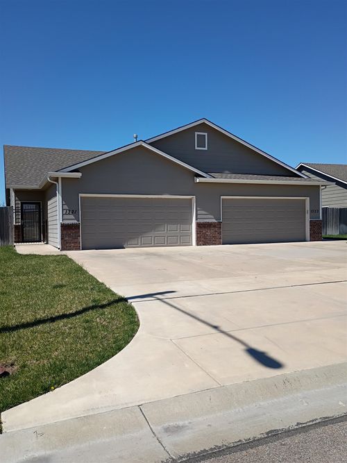 1321 N Azena St, Andover, KS, 67002-7428 | Card Image