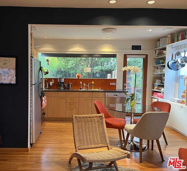 10739 Jefferson Blvd, Home with 4 bedrooms, 2 bathrooms and 2 parking in Culver City CA | Image 4