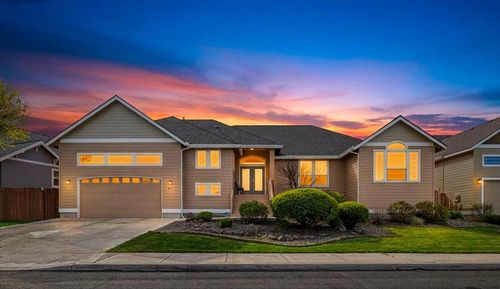 4010 Sw Majestic Ave, Redmond, OR, 97756-7643 | Card Image