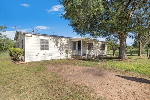 705 S Depot, Moulton, TX, 77975-4971 | Card Image