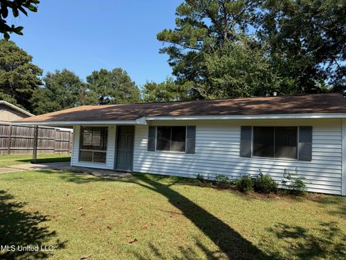 302 Saint Paul St, Pearl, MS, 39208-5136 | Card Image
