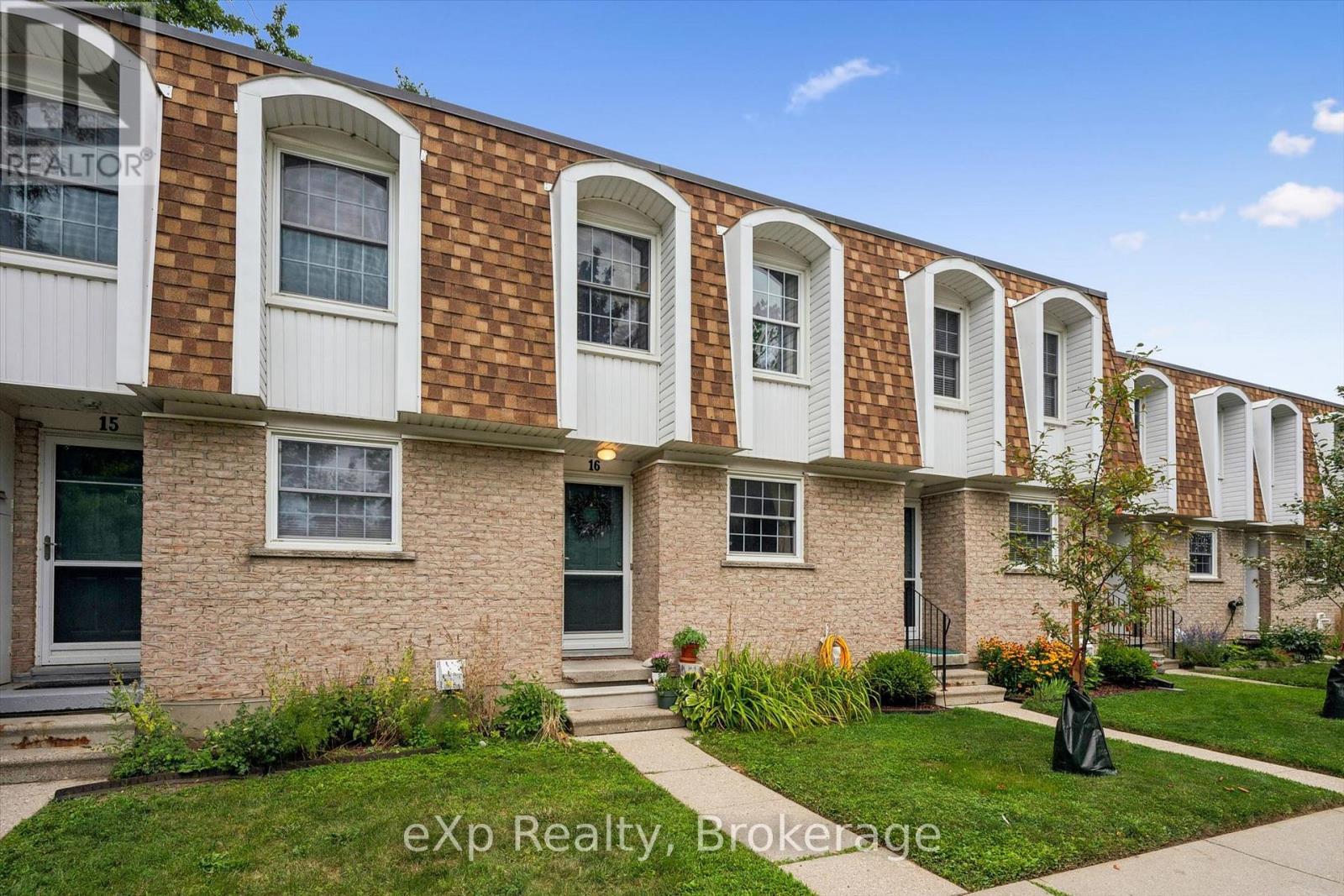 Residential in Guelph (Dovercliffe Park/Old University) 2