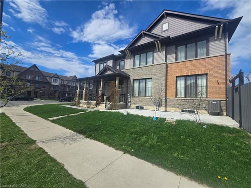 200 Bedrock Drive, Stoney Creek, ON, L8J0M2 | Card Image
