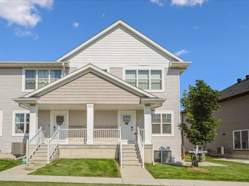 2462 Roycroft Aly, Marion, IA, 52302-8609 | Card Image