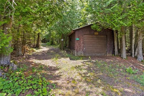 251 Lindsay Rd 20, Miller Lake, ON, N0H1Z0 | Card Image