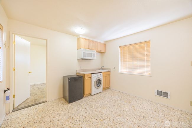 Studio main room | Image 23