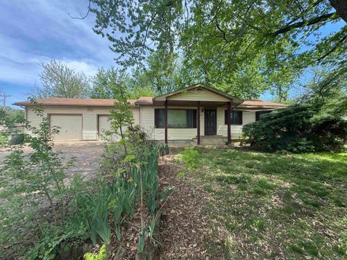 1800 Ritchie St, Winfield, KS, 67156-5216 | Card Image