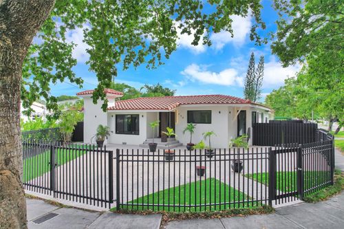 998 Sw 11th St, Miami, FL, 33129-1838 | Card Image