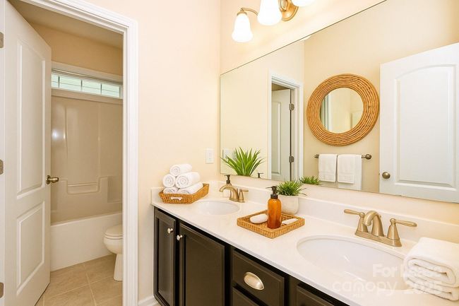 Full Bath | Image 20