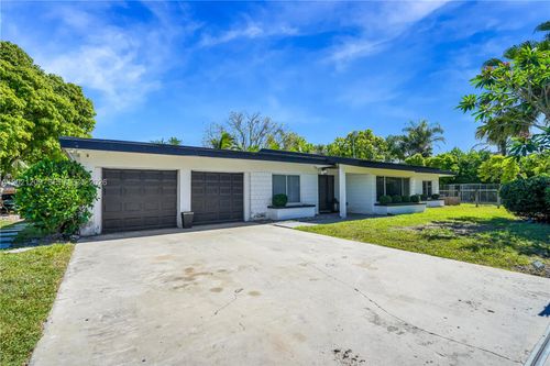 19755 Sw 241st Ter, Homestead, FL, 33031-1117 | Card Image
