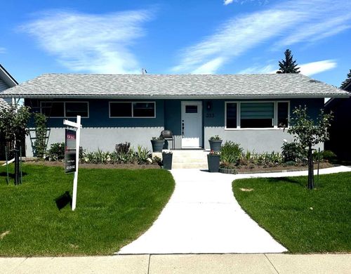 323 Alcott Cres Se, Calgary, AB, T2J0V3 | Card Image