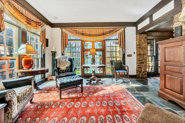 Family Room | Image 31