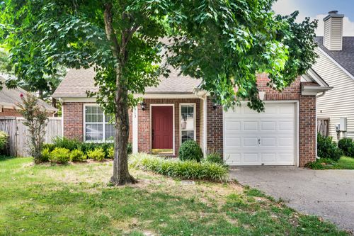 913 Idlewild Ct, Franklin, TN, 37069-8104 | Card Image