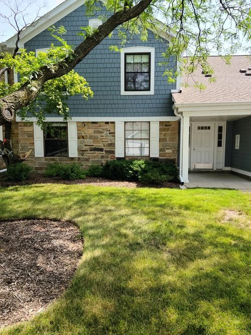 c1-221 Hawthorne Ct, Schaumburg, IL, 60193-2028 | Card Image